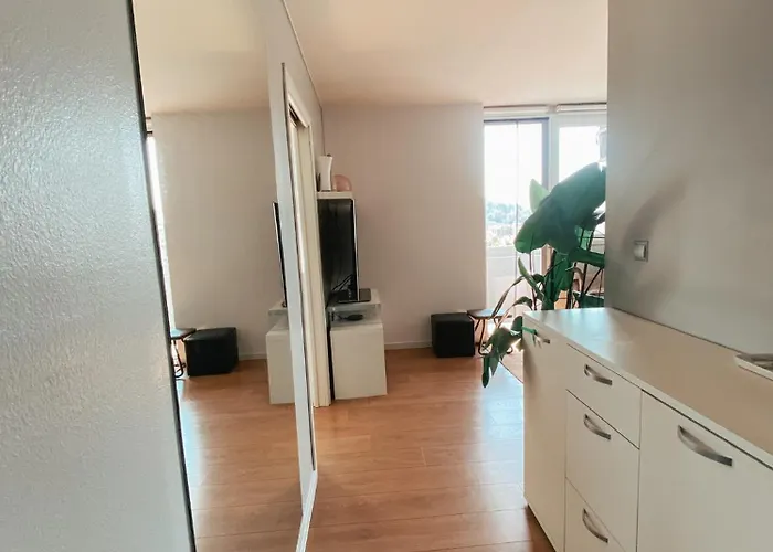 Charming Siska Apartment *